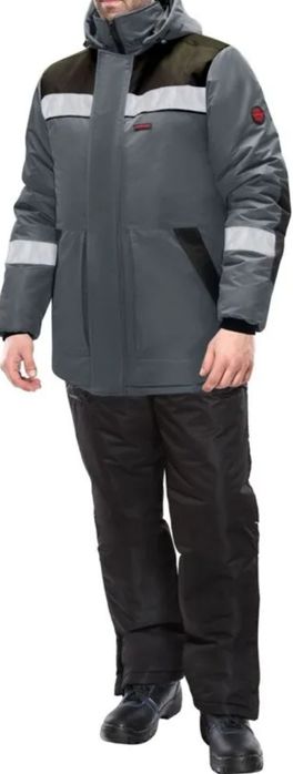 Спецодежда зимняя куртка с капюшоном и тёплые брюки