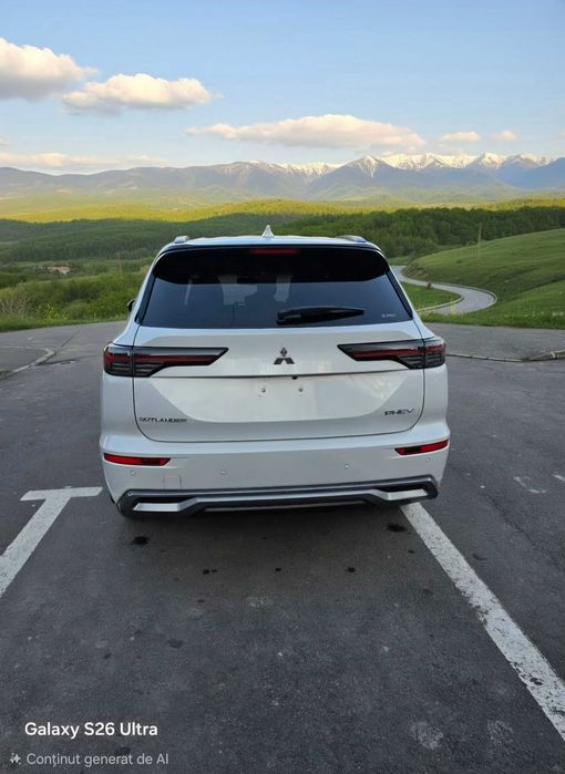 MITSUBISHI Outlander 2025 — imagine 3