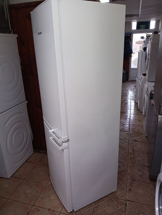 Комбиниран хладилник с фризер Миеле Miele с 2 години гаранция!