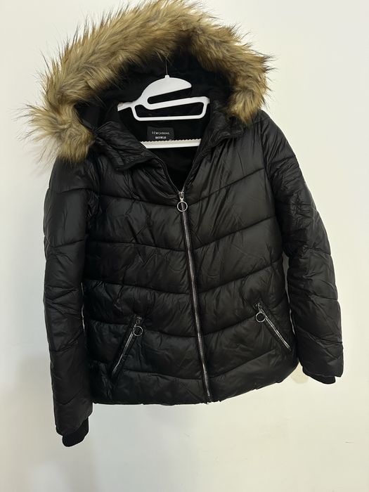 Geaca cu gluga scurta