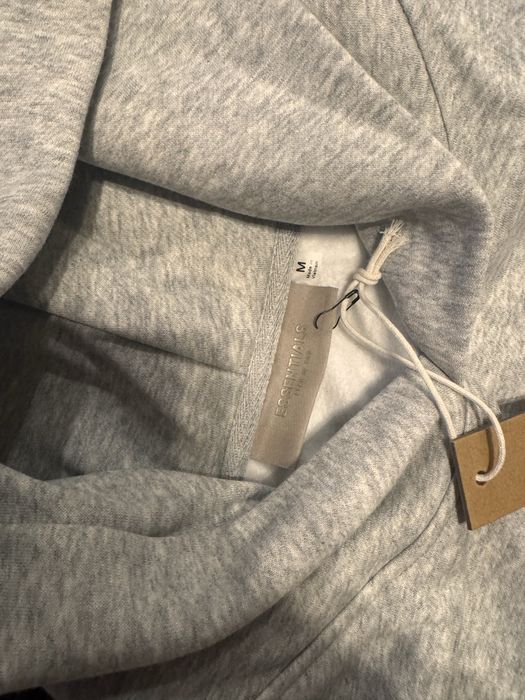 hanorac essentials,marimea M