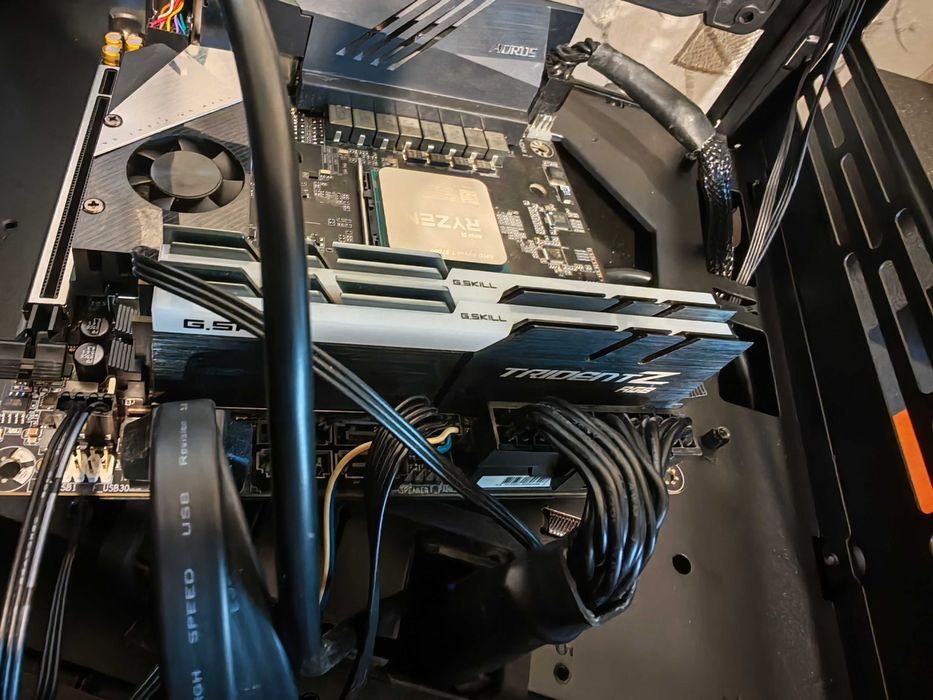 AMD Ryzen 7 5700G +Gigabite X570 I AORUS PRO WIFI 16 Ram
