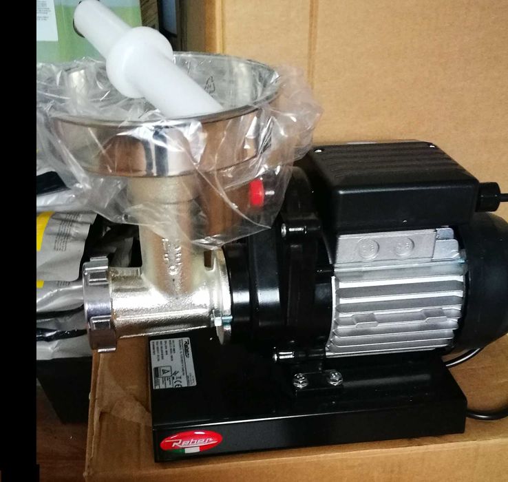 Masini electrice de tocat carne nr 5 si nr 12, Reber Italia