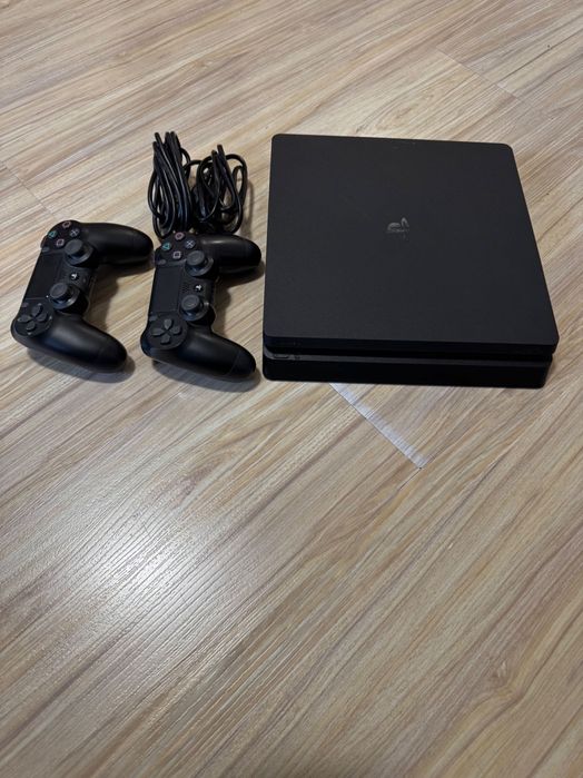 Playstation 4 slim 500GB с два джойстика + 9 игри