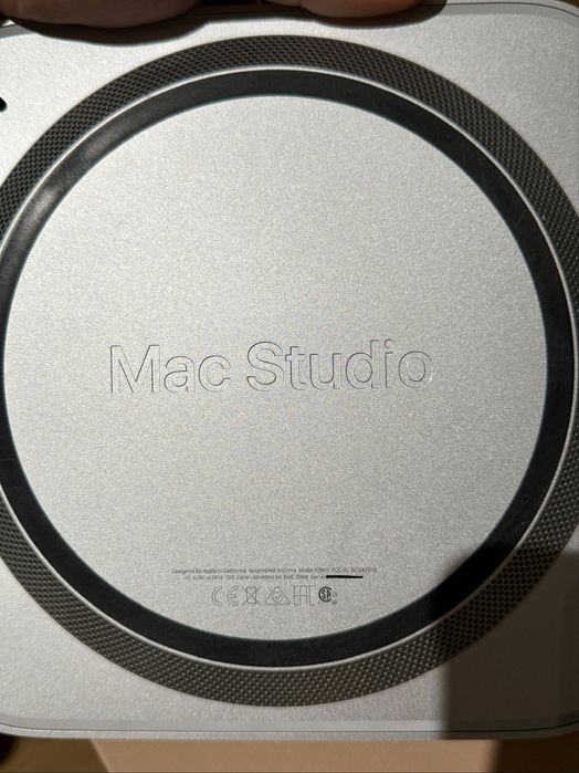 Mac Studio M1 Ultra 64 GB RAM 1T