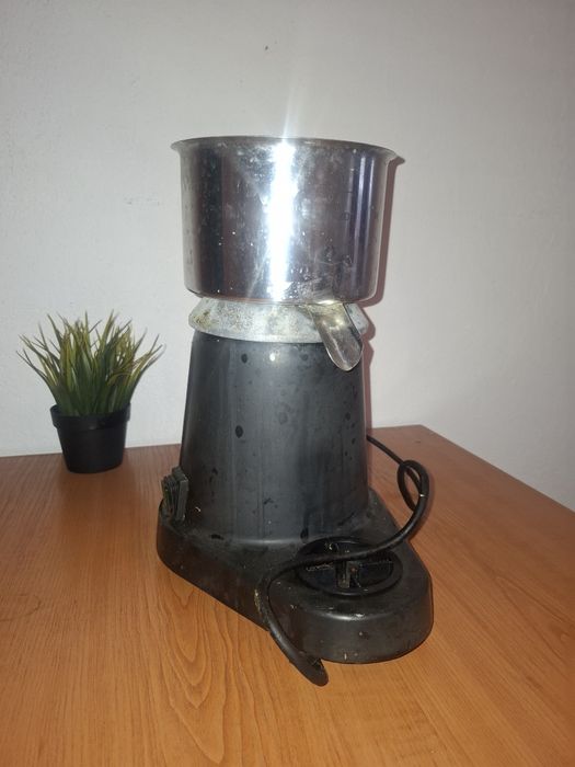 Цялостно оборудване за фреш бар.