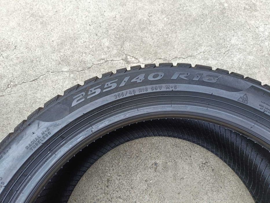Doua anvelope iarna 255 40 18 pirelli sottozeo 3 run flat profil de 7,5 mm
