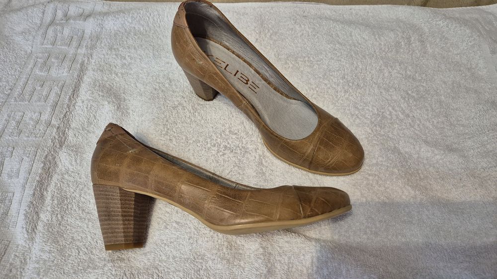 Vand pantofi noi piele naturala