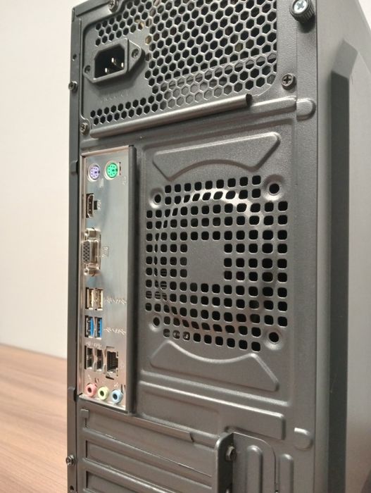 Офисный маленький компьютер