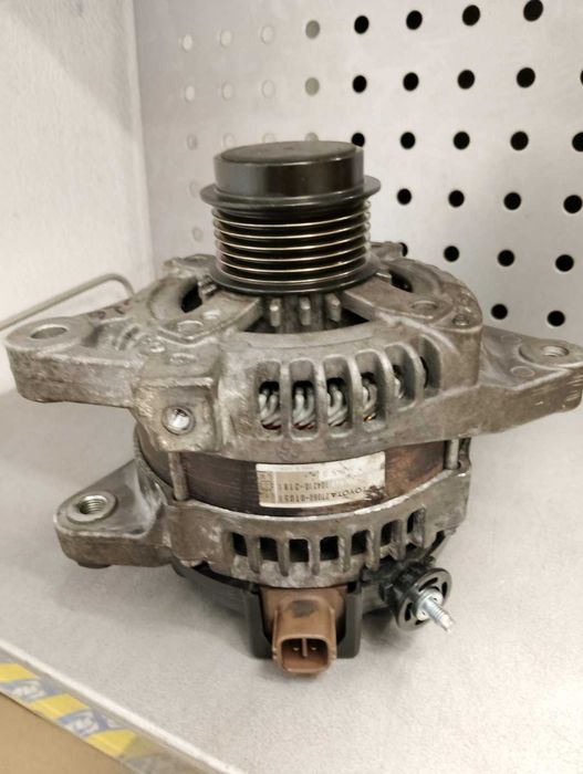 Генератор за Тойота Авенсис Т27 Оригинален втора употреба рециклиран!