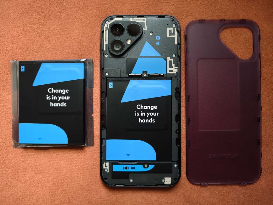 Fairphone 5 - 8GB RAM, 256GB Storage, versiunea transparenta & 2 baterii