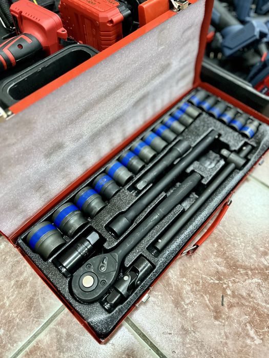 Набор головок, набор ключей