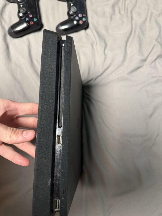Продается PS4 fat