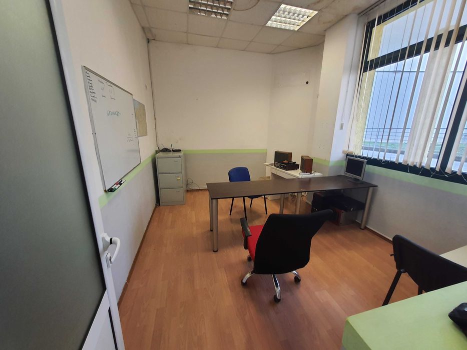 Давам офис под наем