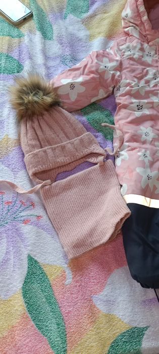 Продам комбез,сапожки и шапочку