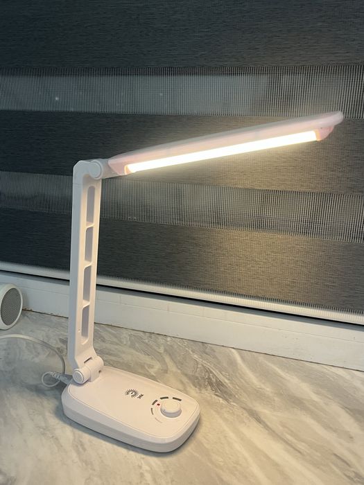 Настольная лампа