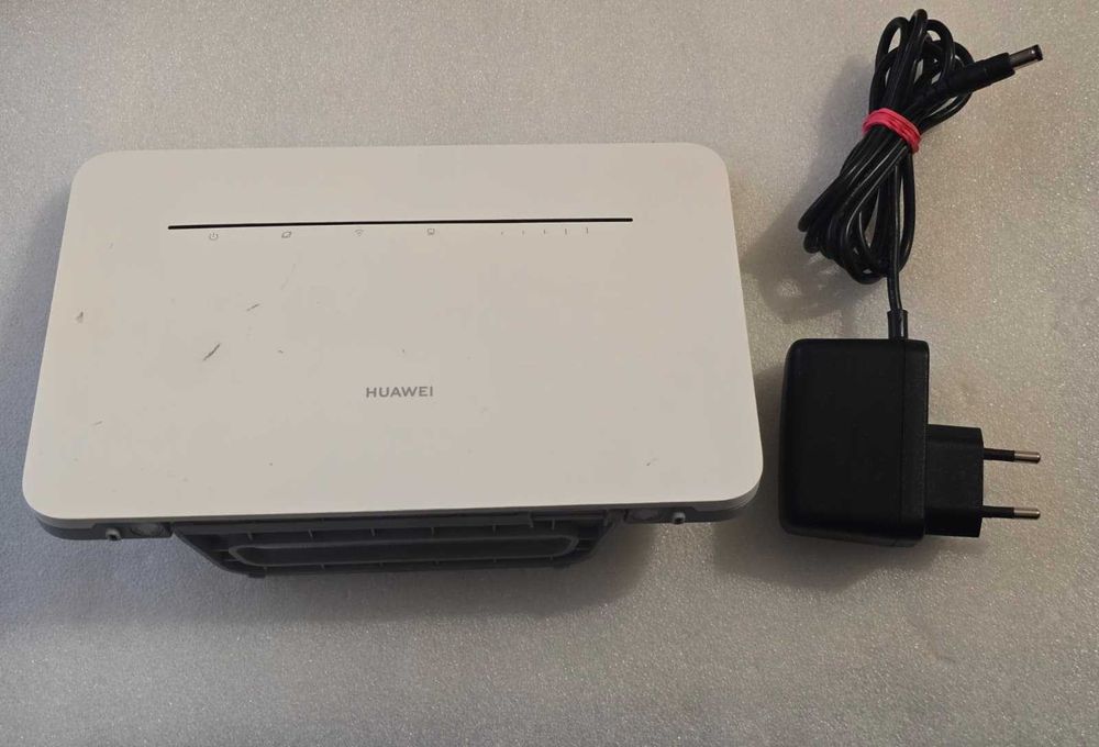Modem Wireless 4G+ Huawei B535-232, Slot Cartelă SIM, Gigabit Cat.7 300 Mbps, Dual-Band AC1200