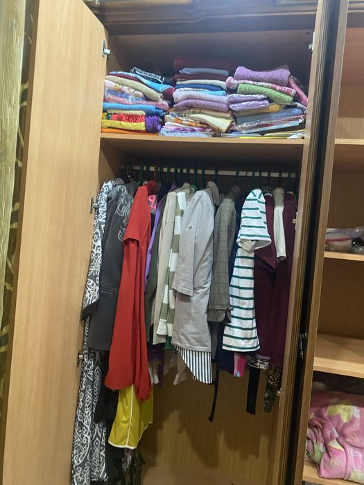 Продам шкаф в хорошом состояние