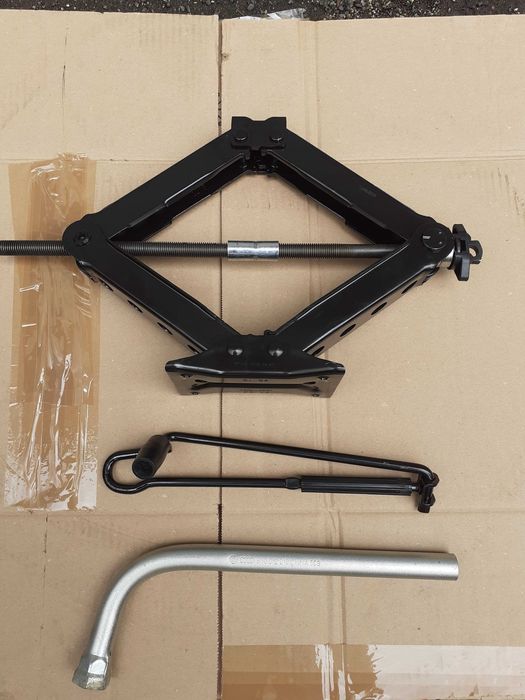 Cric,cheie de roti VW Passat B8, Touran, Golf, SKODA Superb, Octavia