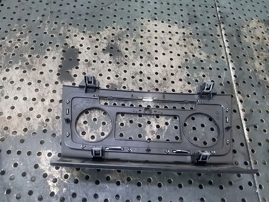 Rama ornament panou clima ac skoda superb 2 3t 3t0863152d