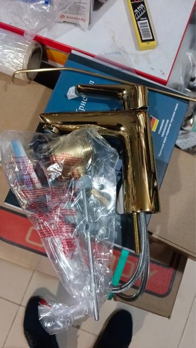 Смеситель для раковины (умывальника)