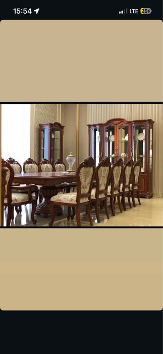 Мебель гостиная (Китай) 10 стульев 2 кресло, большой комод с зеркалом
