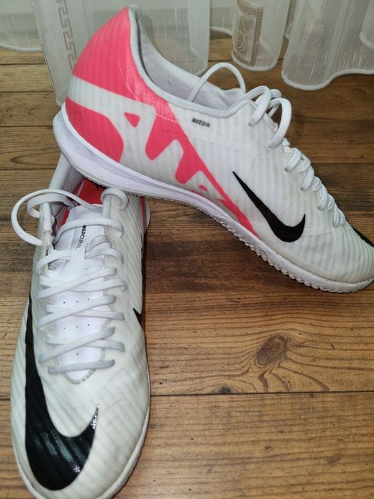 Футболни обувки Nike Mercurial