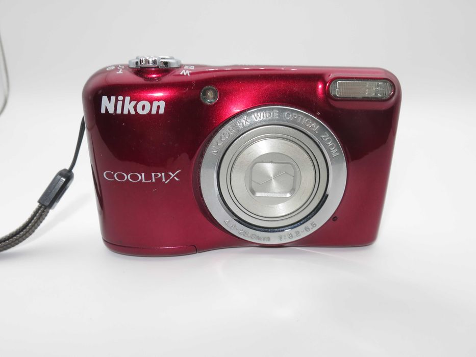Nikon Coolpix L29 ултра компактен цифров фотоапарат, дигитална камера в лачено червен цвят, отлично състояние, работи перфектно!