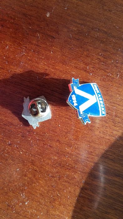 Значки само Левски