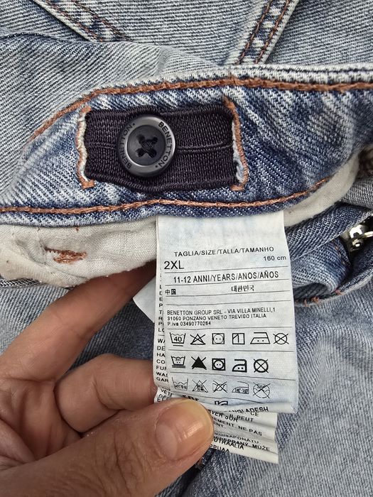 Pantaloni scurti Benetton mar 11-12 ani