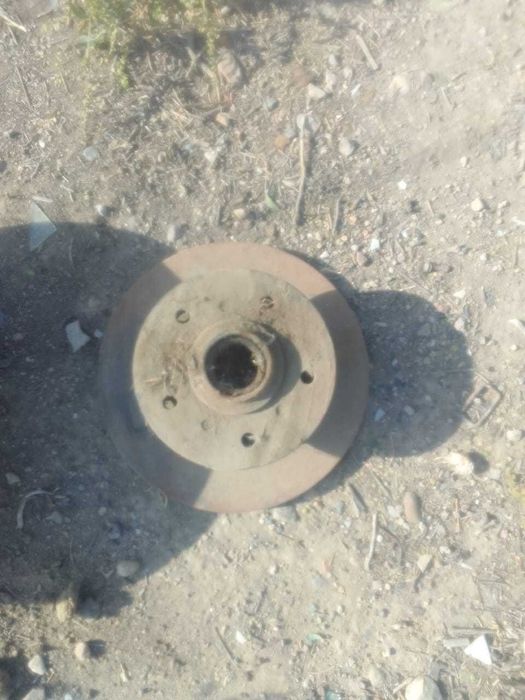 Продам запчасти на mersedes 208D.