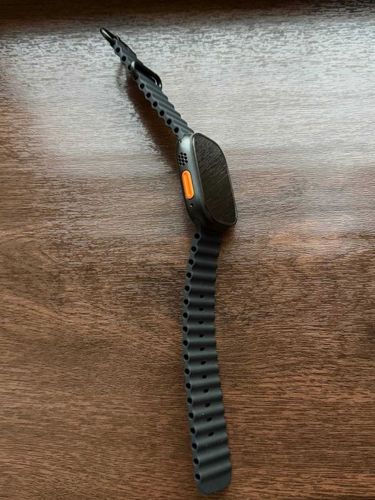 Apple Watch Ultra 2 в черном титановом корпусе