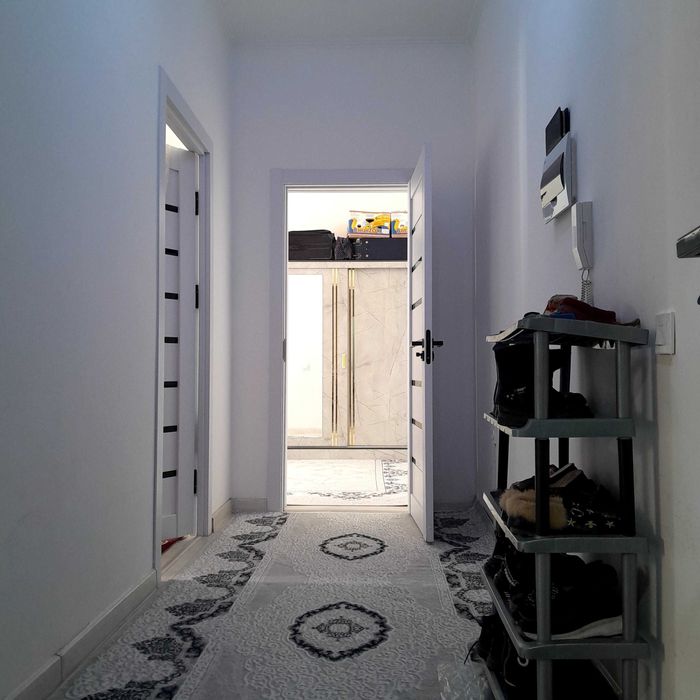 Янги хайот Спутник 16а дан 2 хонали 63 кв. квартира сотилади