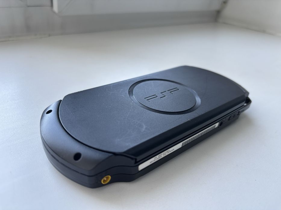 PlayStation Portable (PSP-street) E-1008 Прошитая