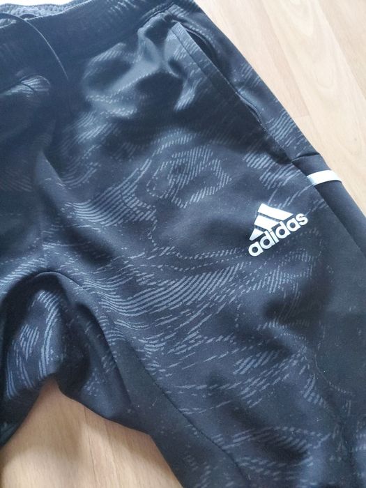 Оригинално долнище Adidas M