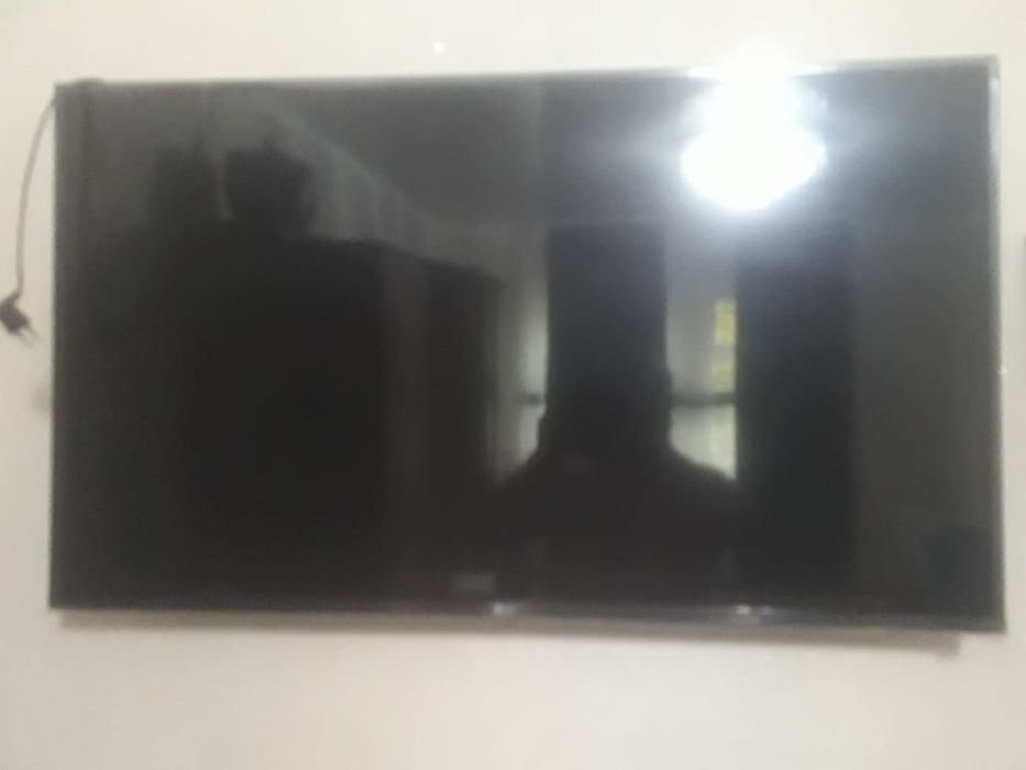 Продам  срочно телевизор lg лж