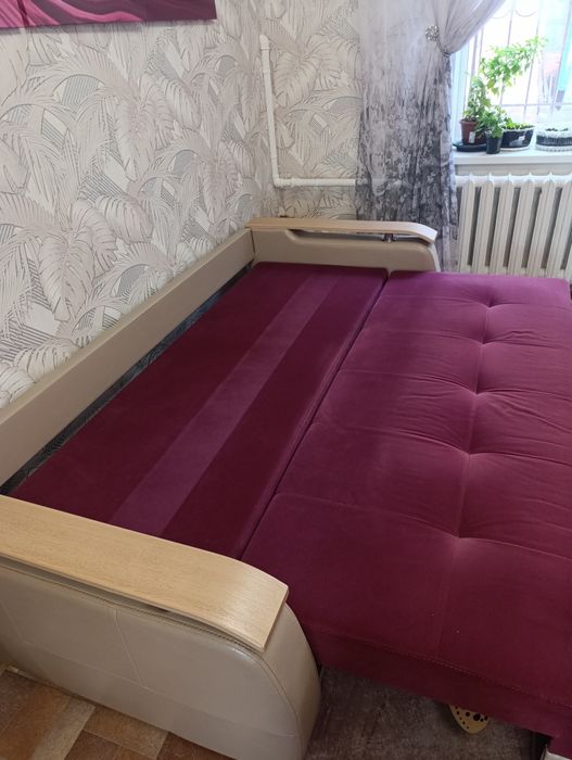 Продам диван прямой