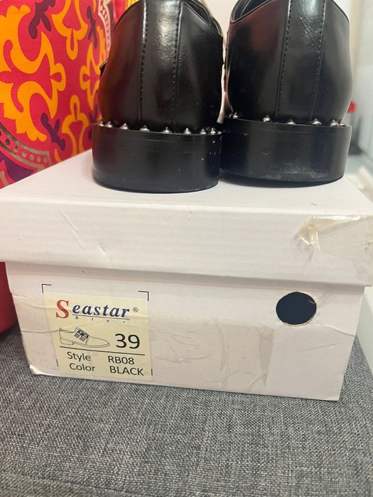 Дамски черни обувки