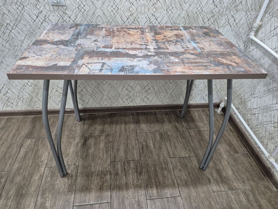 Стол    кухонный