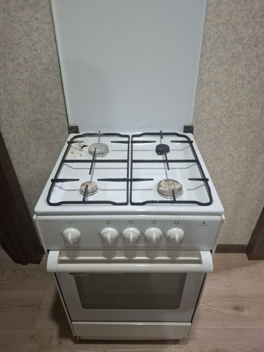 Продам газ плиту