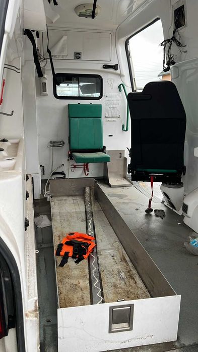 Dezmembram autovehicule pentru serviciu ambulanta