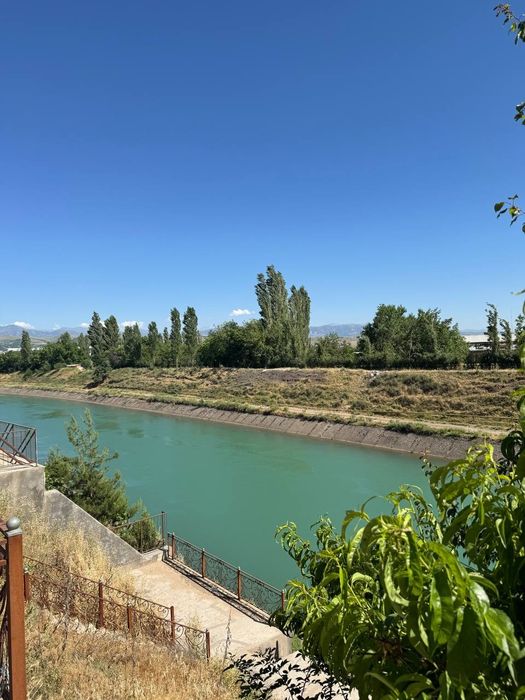 Uy sotiladi 2 etaj 7 sotik