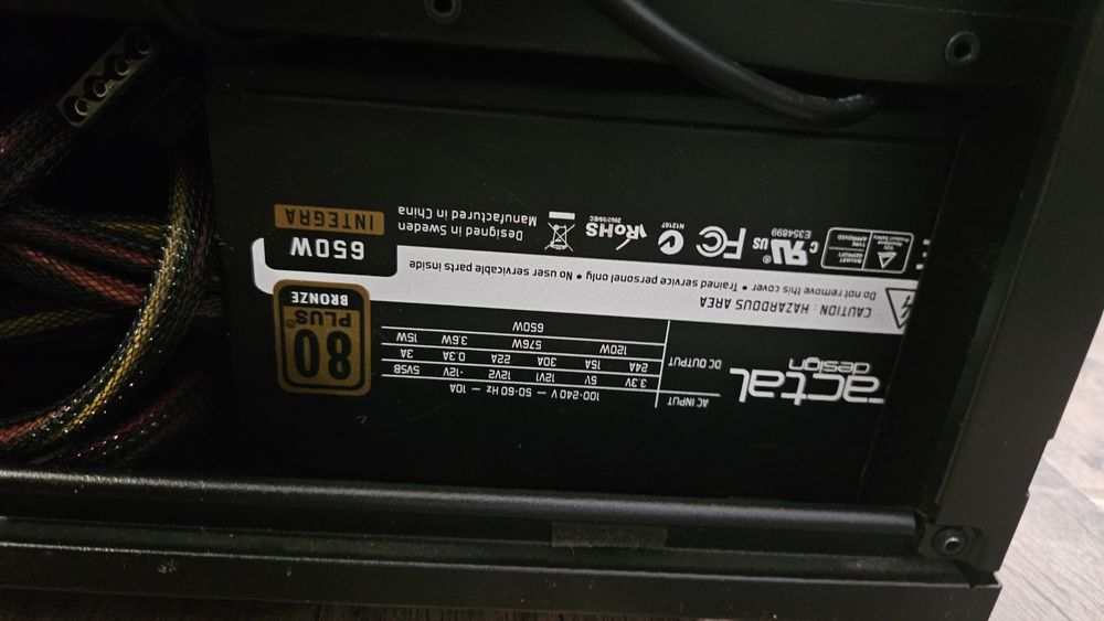 Мощен геймърски компютър R7 5800x/rx 6600/b550/512gb m2/16ram 3600mhz