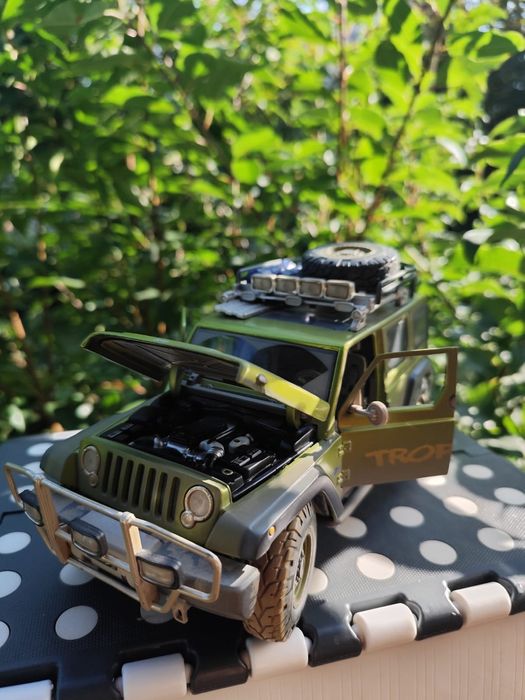 JEEP Trophy 1:18