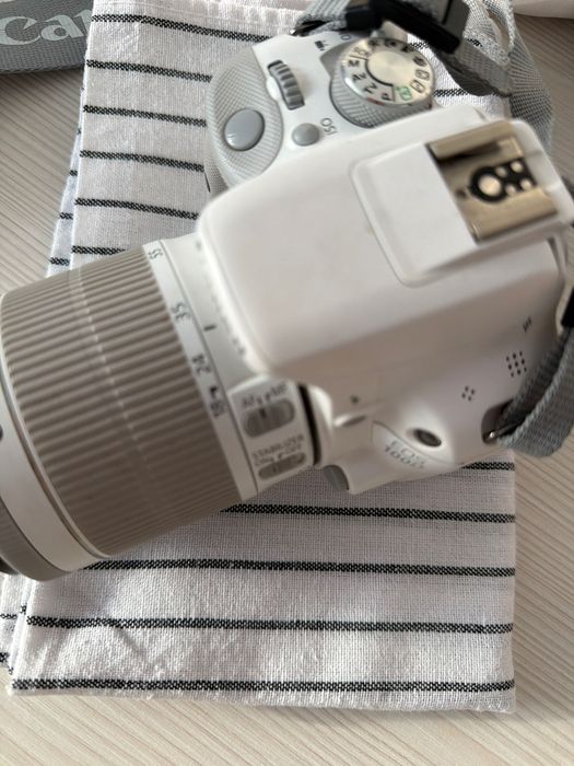 Фотоаппарат canon 100 d