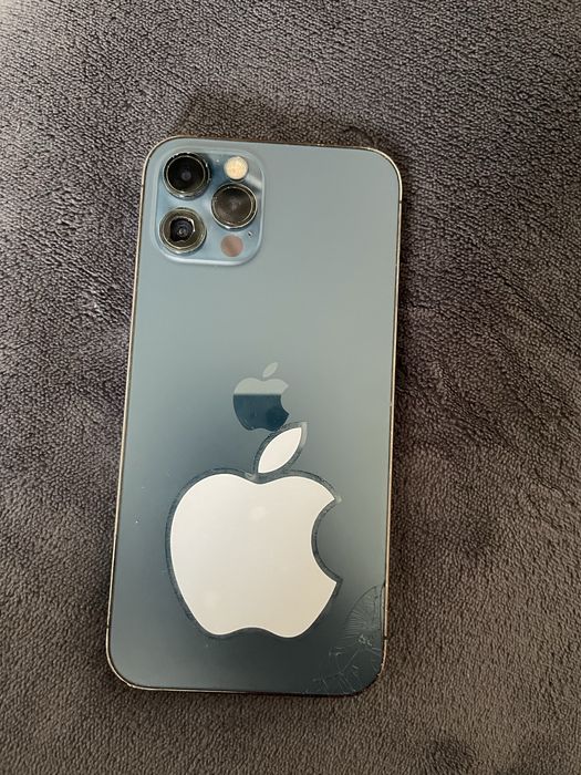 Se vinde iphone 12 pro 128 gb