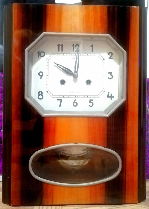 Часы янтарь с маятником