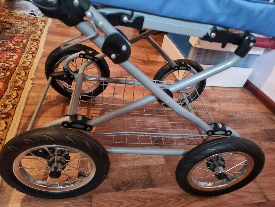 Продаю детскую коляску