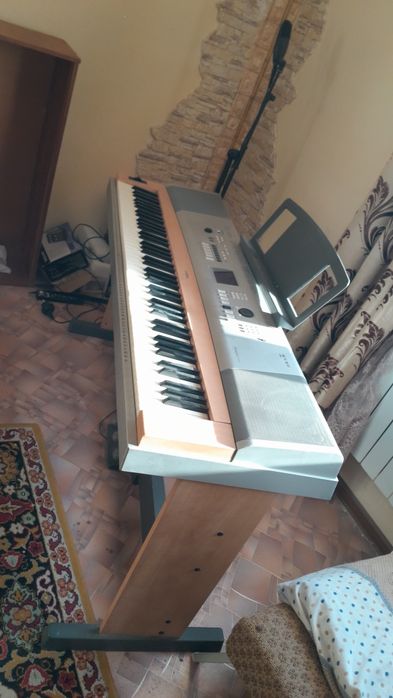 Цифровое пианино,молоточковое