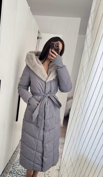 Куртка богато смотрится